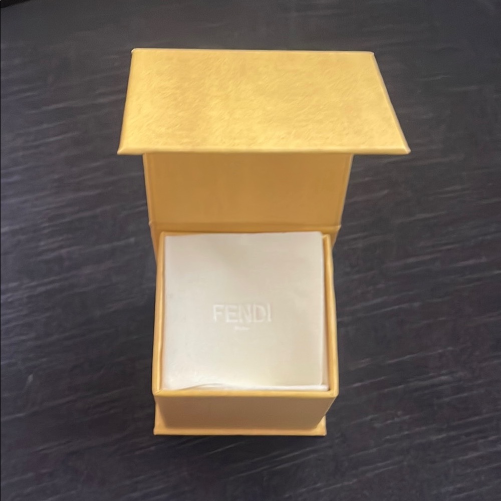 Fendi Gold Box - Picture 2 of 4